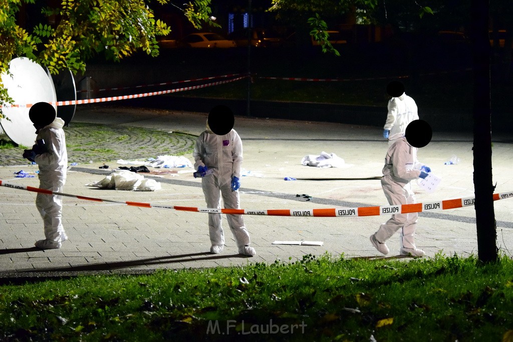 Einsatz BF Messerstecherei Koeln Neustadt Nord Eberplatz Platzmitte P110.JPG - Miklos Laubert